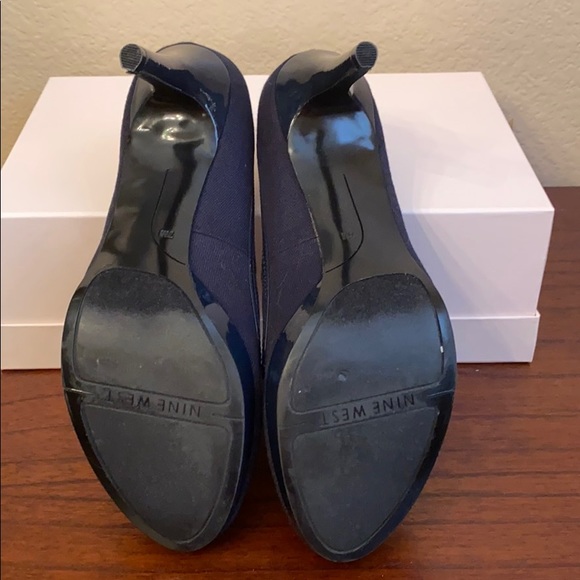 Nine West Navy and Black Heels - Picture 6 of 8